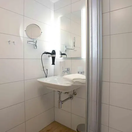 Otel Landgasthof Linde Nuertingen